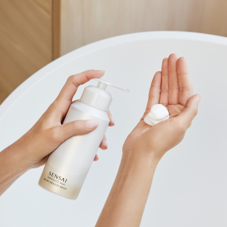 Absolute Silk Micro Mousse Wash