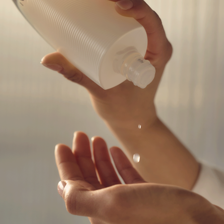 Sensai Absolute Silk Micro Essence-In-Lotion | Perfumería Júlia